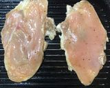 A picture of step 3 of Black pepper chicken steak.