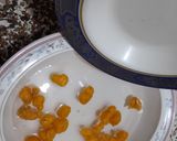 A picture of step 1 of Meethi phulki chana chaat.