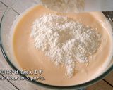 A picture of step 5 of Strawberry Decoration Cake, Chantilly Fraise.