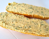 Foto del paso 2 de la receta: Pan de ajo y queso