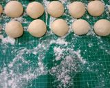 Foto langkah ke 3 dari resep Donat Maizena (Versi 2 Empuk dan Menul²).