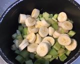 Une image de l'étape 5 de Compote rhubarbe,bananes et orange.