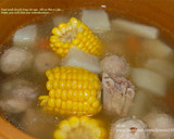《輕鬆煮》清爽香甜的『玉米排骨湯』的食譜步驟3照片