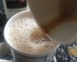 Gambar langkah 4 resipi Nescafe Tarik Susu Segar.