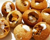 दही गोलगप्पे (Dahi Golgappe recipe in hindi) रेसिपी चरण 4 फोटो