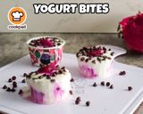 Gambar langkah 7 resipi Dragon Fruit Chocolate Chips Yogurt Bites.