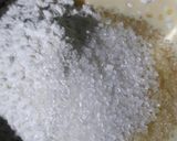 A picture of step 4 of Custard Flavoured Dora Cakes.