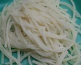 Foto del paso 2 de la receta: Fideos de arroz, salsa de ostras y brotes de soja