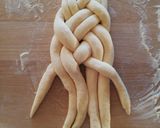 Foto del passaggio 5 della ricetta Treccia di pane al latticello a 6 capi, ricetta del riciclo 🌷