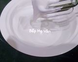 Hình bước làm 1 của món Bánh bông lan cupcake kem tươi