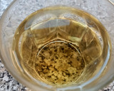 Foto del paso 3 de la receta: Conejo guisado al ajillo con calabacín
