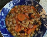 Foto del paso 4 de la receta: Guiso de cerdo, garbanzos y porotos negros