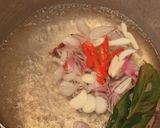 Foto langkah ke 2 dari resep Sayur Bening Bayam Oyong.
