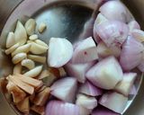 A picture of step 1 of White chicken creamy korma.