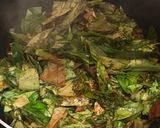 Hình bước làm 2 của món Lá bép xào cá hộp