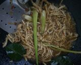 Foto langkah ke 3 dari resep Ayam Suwir Pedas Manis.