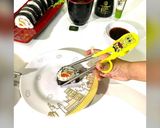 Foto langkah ke 6 dari resep Homemade Sushi Roll Futomaki isian utama sosis.