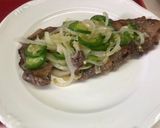 Foto del paso 3 de la receta: Bistec encebollado a la Sonorense
