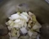 A picture of step 3 of Parwar aur baigan ki kaluji.