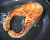 Foto langkah ke 3 dari resep Ikan salmon goreng (mudah buat).