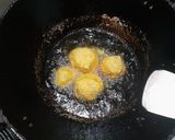 Foto langkah ke 6 dari resep Bola bola pisang isi.