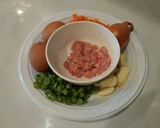 Foto langkah ke 1 dari resep Nasi Goreng Yang Chow.