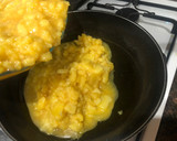 Foto del paso 4 de la receta: Tortilla de patatas rellena de jamón York y queso