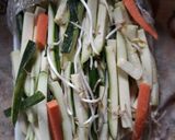 Foto del paso 1 de la receta: Chop suey de pechuga con longaniza
