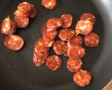 A picture of step 1 of Chicken and chorizo.