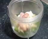 A picture of step 2 of Methi matar malai.