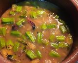 A picture of step 3 of One pot Okra Curry.