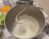 Foto del passaggio 1 della ricetta Brioche Intrecciate all’anice