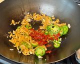 A picture of step 4 of Chinese Stir Fry Chicken Hearts.