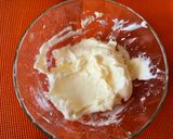 A picture of step 2 of Pomegranate Mosambi Frozen Yoghurt Bites.