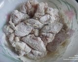 A picture of step 1 of Stir-Fried Chicken with Cashew Nuts.