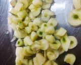 A picture of step 3 of Traditional methi bhaaji.