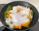 A picture of step 1 of Pumpkin In Syrup (Thai Dessert).