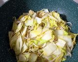 Foto langkah ke 3 dari resep Tumis Sawi Putih Dan Tauge.