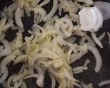 Une image de l'étape 3 de Émincé poulet sauce mozzarella PDT et courgettes à la tapenade.