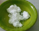 Foto langkah ke 1 dari resep Telur Dadar Kelapa.