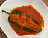 Foto del paso 4 de la receta: Chile relleno de atún con salsa de pimiento