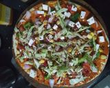 A picture of step 2 of Veg cheese pizza.