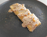 Foto del paso 17 de la receta: Raviolis caseros de pies de cerdo con gambas y bechamel de ceps