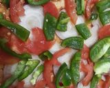 कैप्सिकम पिज़्ज़ा (capsicum pizza recipe in Hindi) रेसिपी चरण 2 फोटो