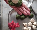 A picture of step 9 of Tiranga Kofta in Makhani Gravy.