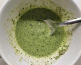 Foto del passaggio 5 della ricetta Insalata di farro con ceci, olive e pesto di noci e basilico