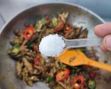 Foto langkah ke 6 dari resep Tumis Keumamah khas Aceh.