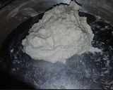 A picture of step 2 of Aloo paratha.