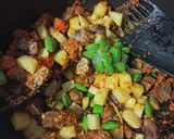 Foto langkah ke 3 dari resep Sambal Goreng Krecek Ati Kentang.