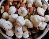 A picture of step 2 of Gond besan makana ladu.